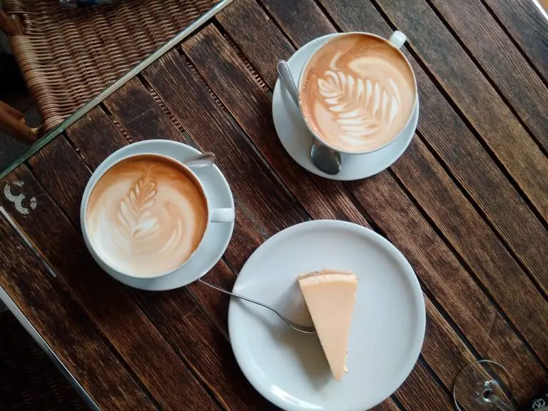 Coffee and cheesecake at home
